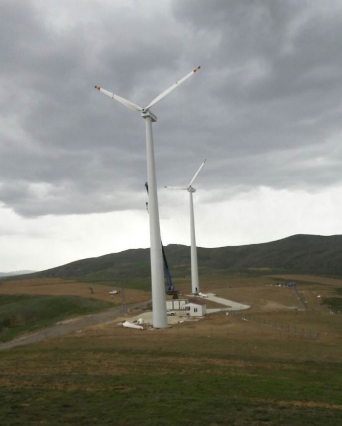 Hüyük çiftçisi, rüzgar enerji santralının devreye girmesini bekliyor