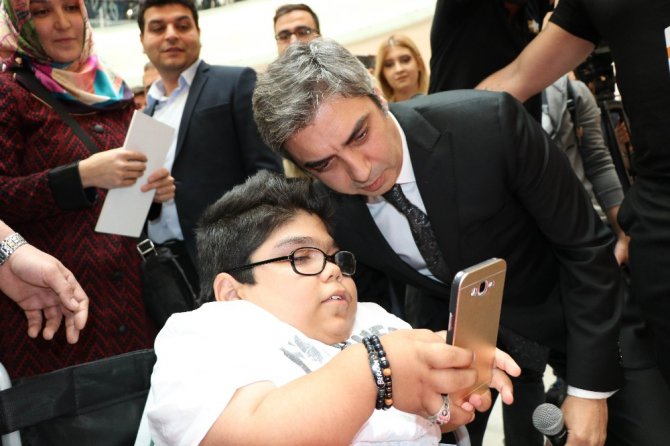 Necati Şaşmaz’a Konya’da yoğun ilgi
