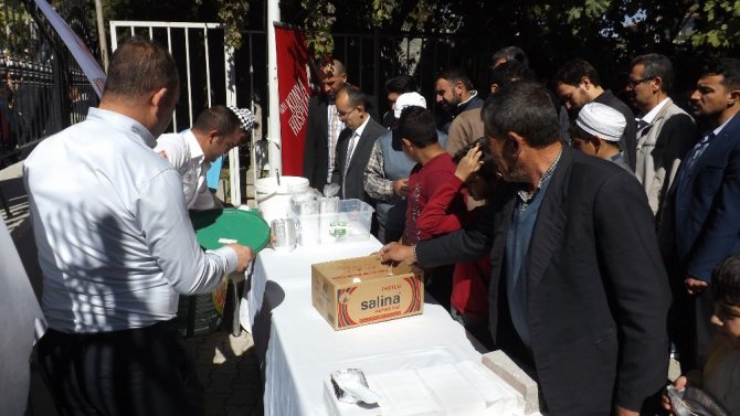 Konya Hospital’den aşure ikramı