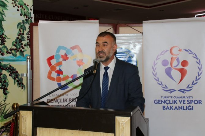 Akşehir’de İşitme Engelliler İçin İşaret Dili İlmihali Projesi start aldı