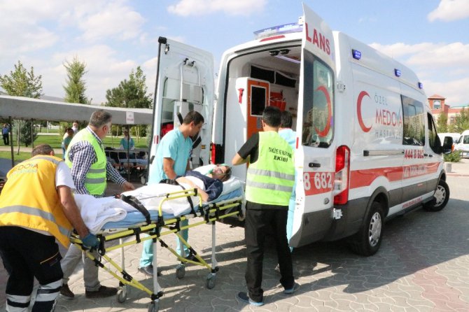 Afet ve yangın tatbikatı gerçeğini aratmadı
