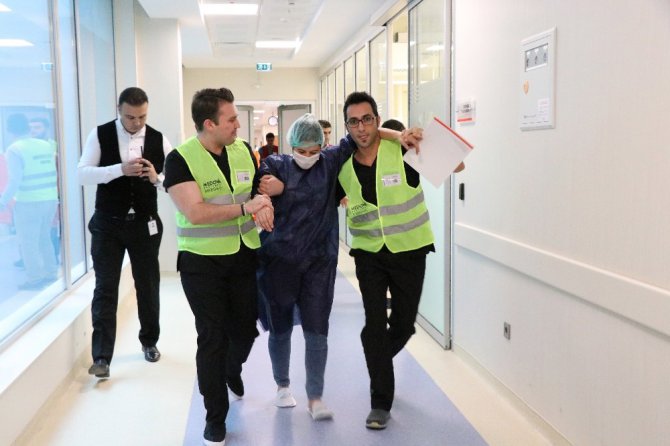 Afet ve yangın tatbikatı gerçeğini aratmadı