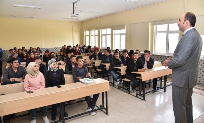 Başkan Altay, Konya’ya ilk kez gelen gençlerle buluştu