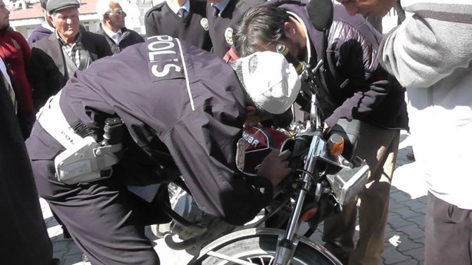 Kulu’da çalıntı ve plakasız motosikletler toplanıyor