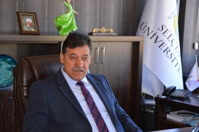 Prof. Dr. Küçüködük: “Selçuk Üniversitesi Fen Fakültesi örnek oluyor”