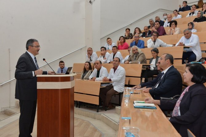 Selçuk Üniversitesi Tıp Fakültesi’nde Akademik Kurul toplantısı