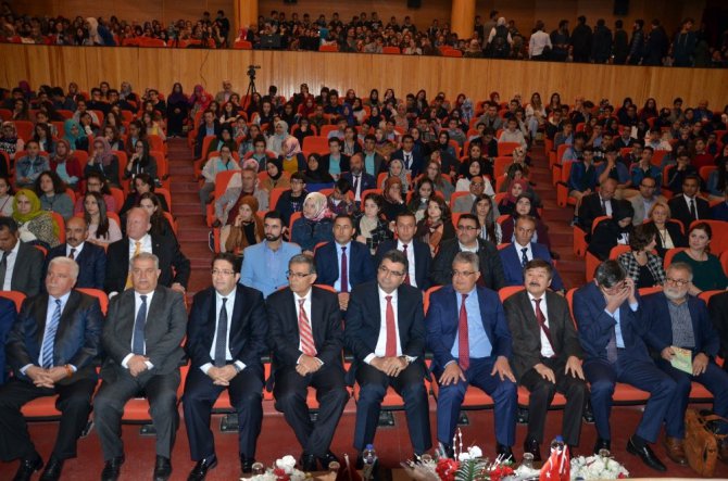 Aksaray’da “Edebiyatımızın Yerli ve Milli Sesi Tarık Buğra” paneli düzenlendi
