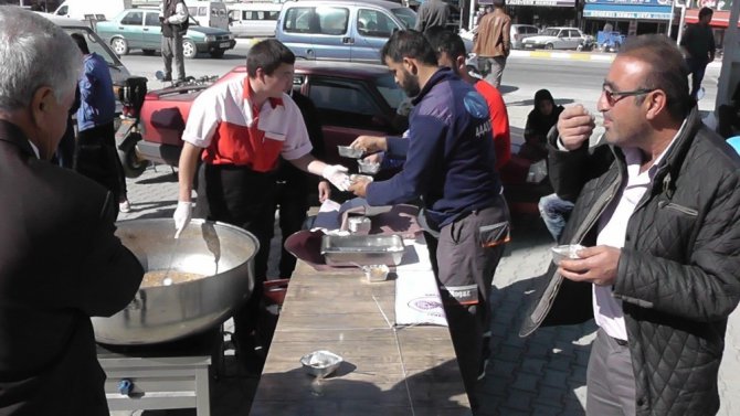 Kulu’da vatandaşlara aşure ikramı