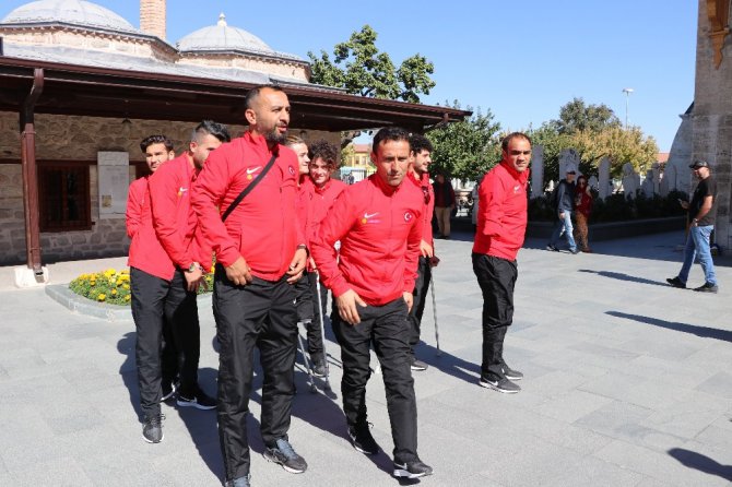 Ampute Futbol Milli Takımı’ndan Mevlana Müzesi’ni ziyaret