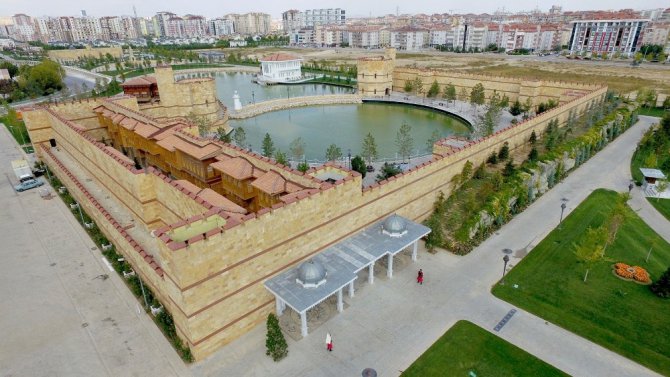Konya Büyükşehir Belediyesi, şehre kazandırdığı eserlere isim arıyor