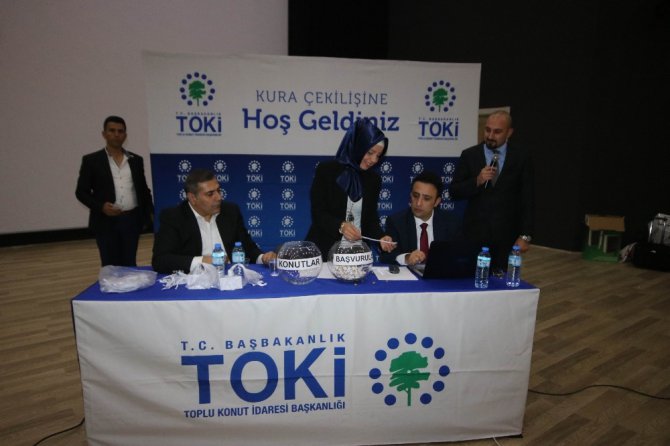 Beyşehir’de TOKİ kuraları çekildi