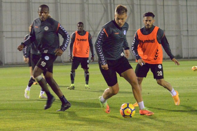 Atiker Konyaspor’da, Osmanlıspor maçı hazırlıkları başladı