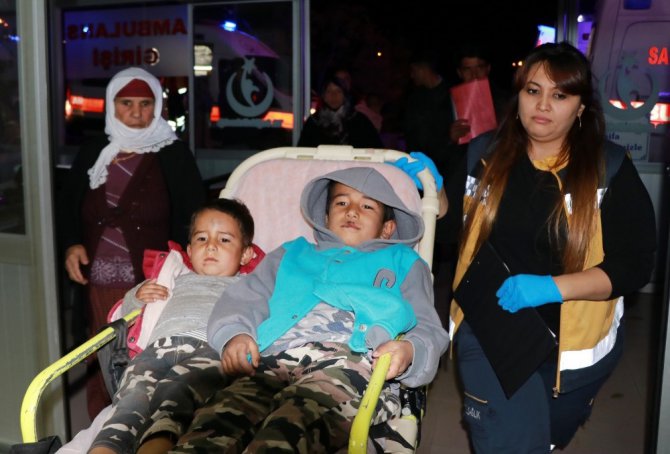 Taliban’dan kaçan 10 kişilik Afgan aile tek göz barakadan kurtarıldı