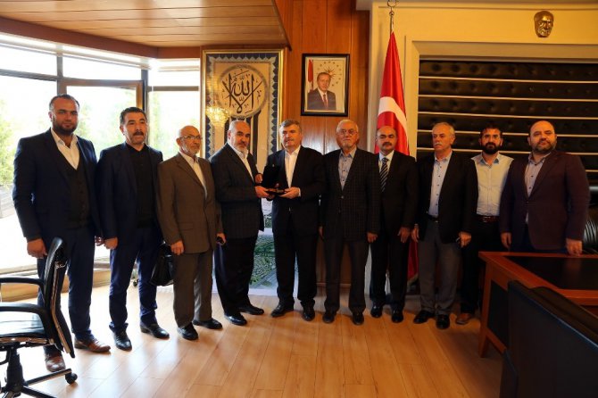 Konya Sivil Toplum Kuruluşları Platformu’ndan Başkan Akyürek’e tebrik ziyareti