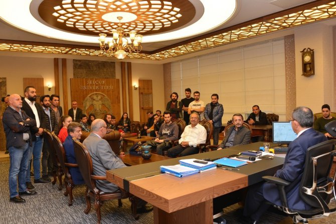 Ödüllü genç iletişimcilerden, Rektör Şahin’e ziyaret