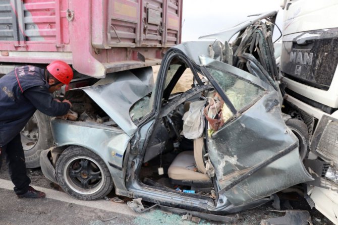 Aksaray’da kum fırtınası zincirleme kazaya sebep oldu: 2 ölü, 19 yaralı