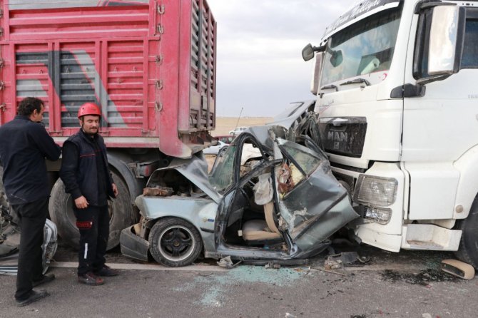 Aksaray’da kum fırtınası zincirleme kazaya sebep oldu: 2 ölü, 19 yaralı