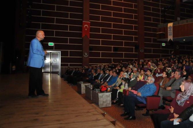 Yazar Talha Uğurluel Akşehir’de Kanuni’yi anlattı