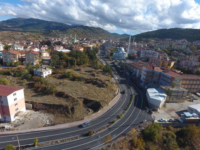 Beyşehir’in dış mahalleleri sıcak asfaltla tanışıyor