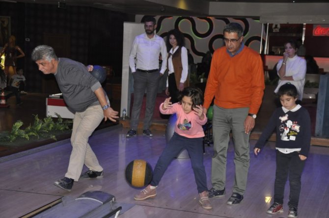Makine Mühendisleri bowling turnuvasında buluştu