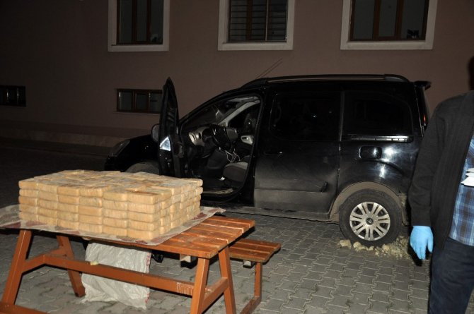 Otomobilde 89 kilogram eroin yakalandı