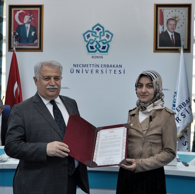 NEÜ’de birinci öğrencilere tebrik mektupları verildi