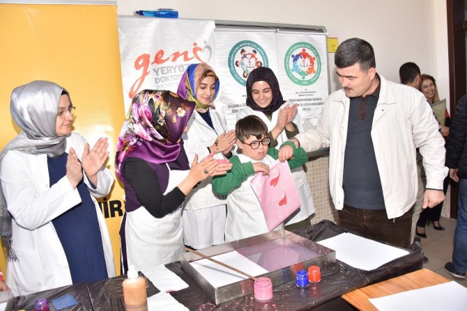 KOMEK ve tıp fakültesi öğrencileri özel gençleri mutlu etti