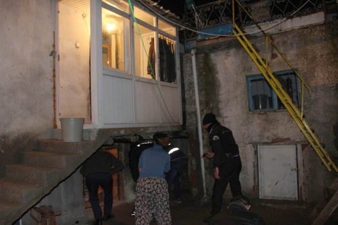 Konya’da uyuşturucu tacirlerine operasyon: 7 gözaltı