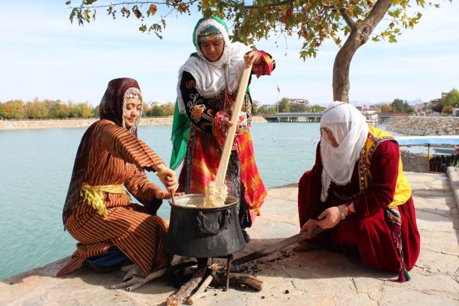 Beyşehir’deki tarhana geleneği, festivalle dünyaya tanıtılacak