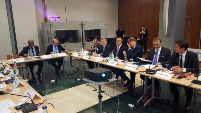 Akyürek: “Savaşları durdurmak için daha fazla inisiyatif alınmalı”