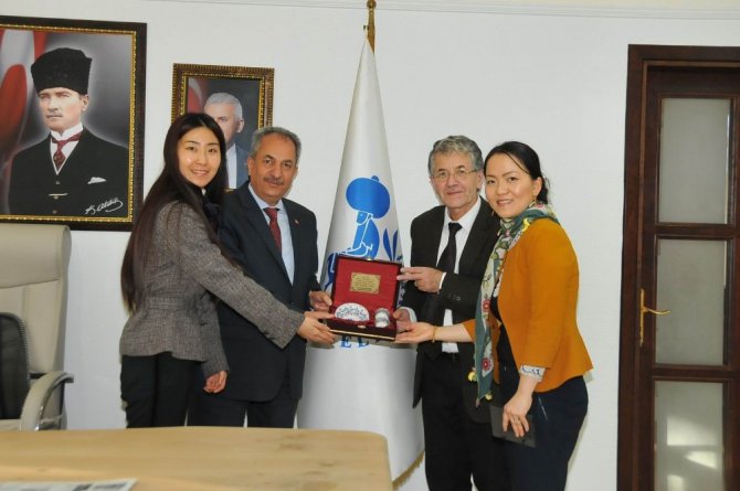 Akşehirli iş adamıyla evli Çinli gelin Müslüman oldu