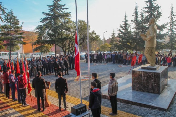 Yunak’ta ölümünün 79. yılında Atatürk törenle anıldı