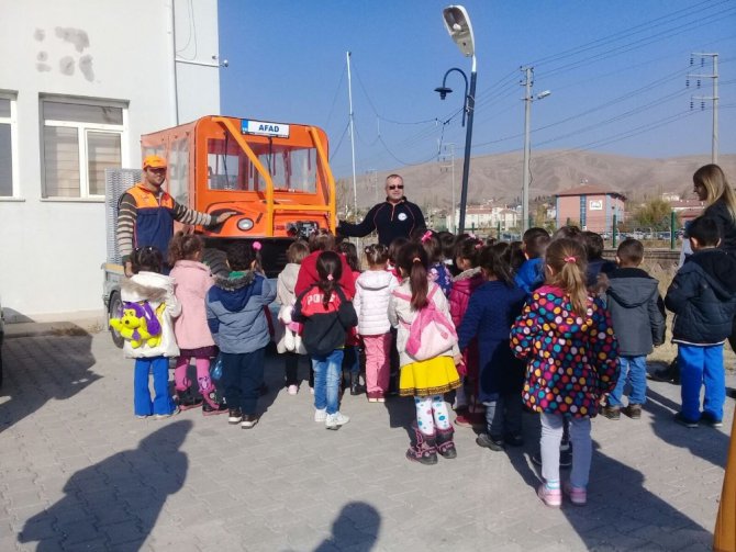 Aksaray’da anasınıfı öğrencilere afet eğitimi