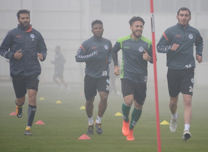 Atiker Konyaspor sis altında çalıştı