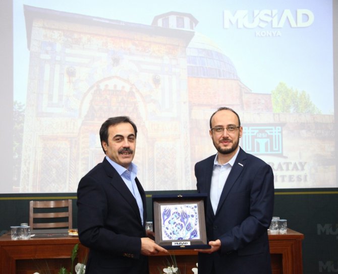 MÜSİAD Konferanslarında Karatay Medresesi konuşuldu