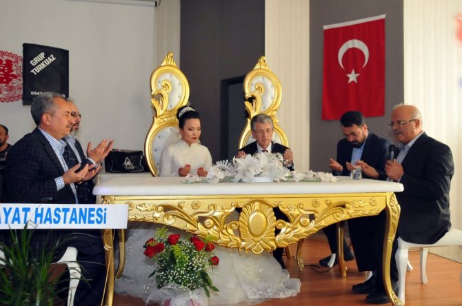 Çinli geline dini nikah ve Türk usulü düğün