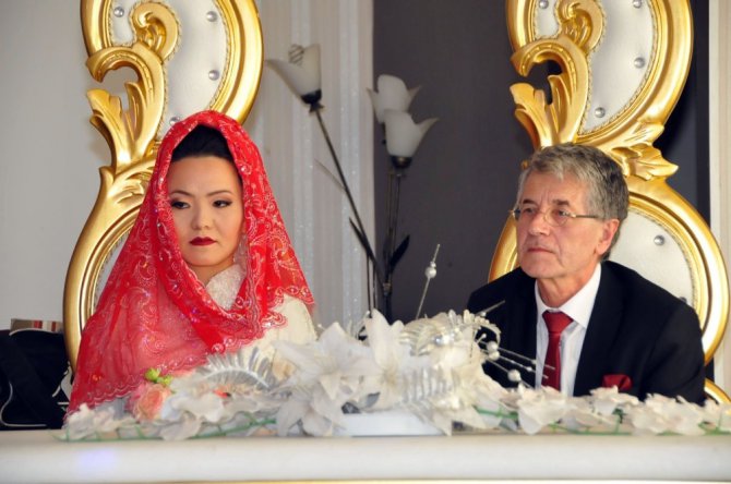 Çinli geline dini nikah ve Türk usulü düğün