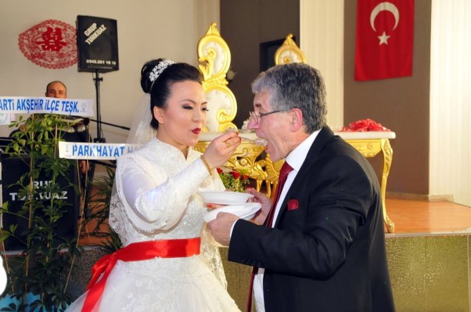 Çinli geline dini nikah ve Türk usulü düğün