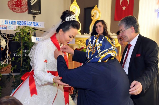 Çinli geline dini nikah ve Türk usulü düğün
