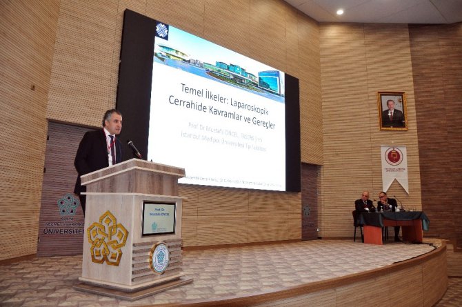 NEÜ’de canlı yayınla laparoskopik kolorektal cerrahi kursu verildi