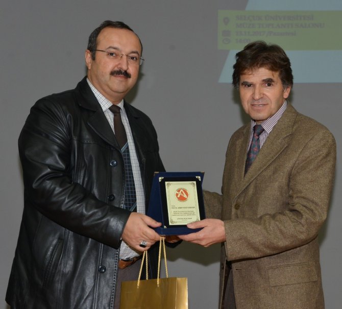 Selçuk’ta,Türkiye’de Bilim Akademisi Geleneği anlatıldı
