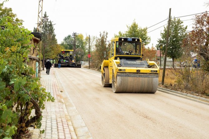 Başkan Toru, asfalt çalışmalarını inceledi