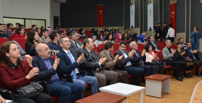 Selçuk’ta,Türkiye’de Bilim Akademisi Geleneği anlatıldı