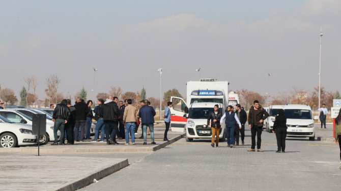 Üniversitede iki öğrenci gurubu arasında kavga: 3 yaralı, 8 gözaltı
