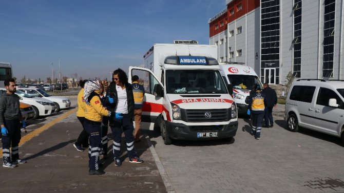 Üniversitede iki öğrenci gurubu arasında kavga: 3 yaralı, 8 gözaltı