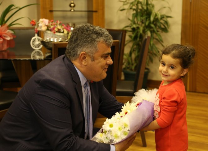 Başkan Özgüven, mahalle sakinlerini kabul etti