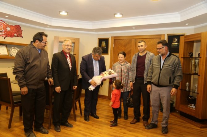 Başkan Özgüven, mahalle sakinlerini kabul etti