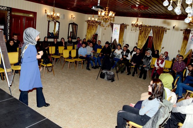 Gençlik Meclisinden “Kendi Potansiyelini Keşfet” semineri