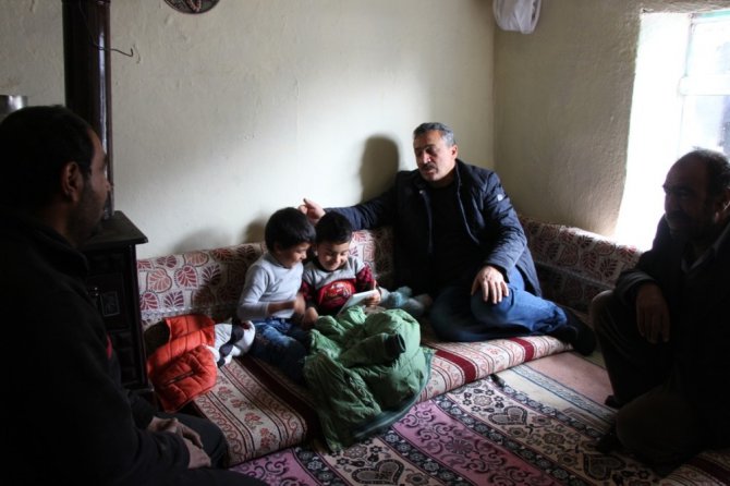 Başkan Tutal’dan evi yanan aileye ziyaret