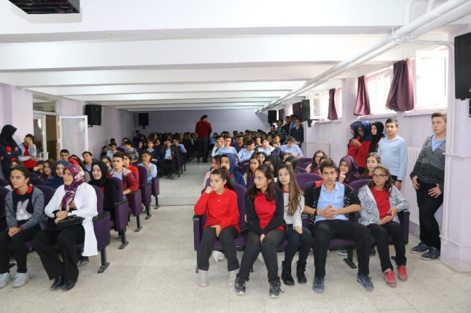 Aksaray’da lise öğrencilerine afet eğitimi
